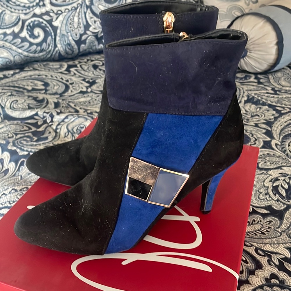Black and blue impo boots EUC